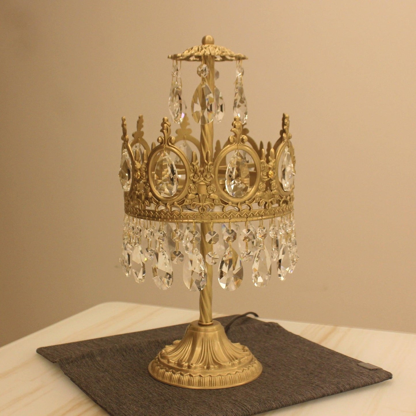 Classic Crystal Accent Table Lamp
