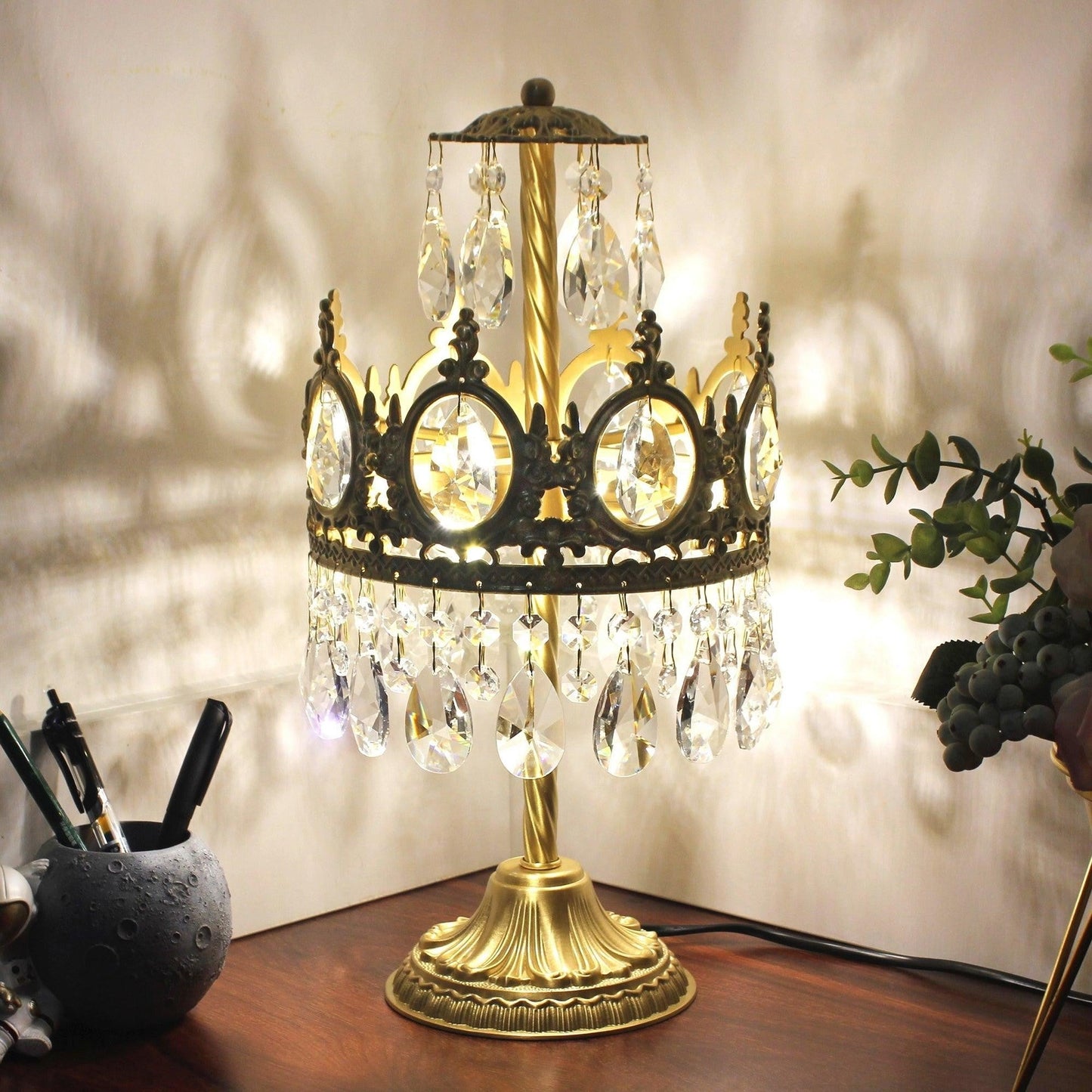 Classic Crystal Accent Table Lamp