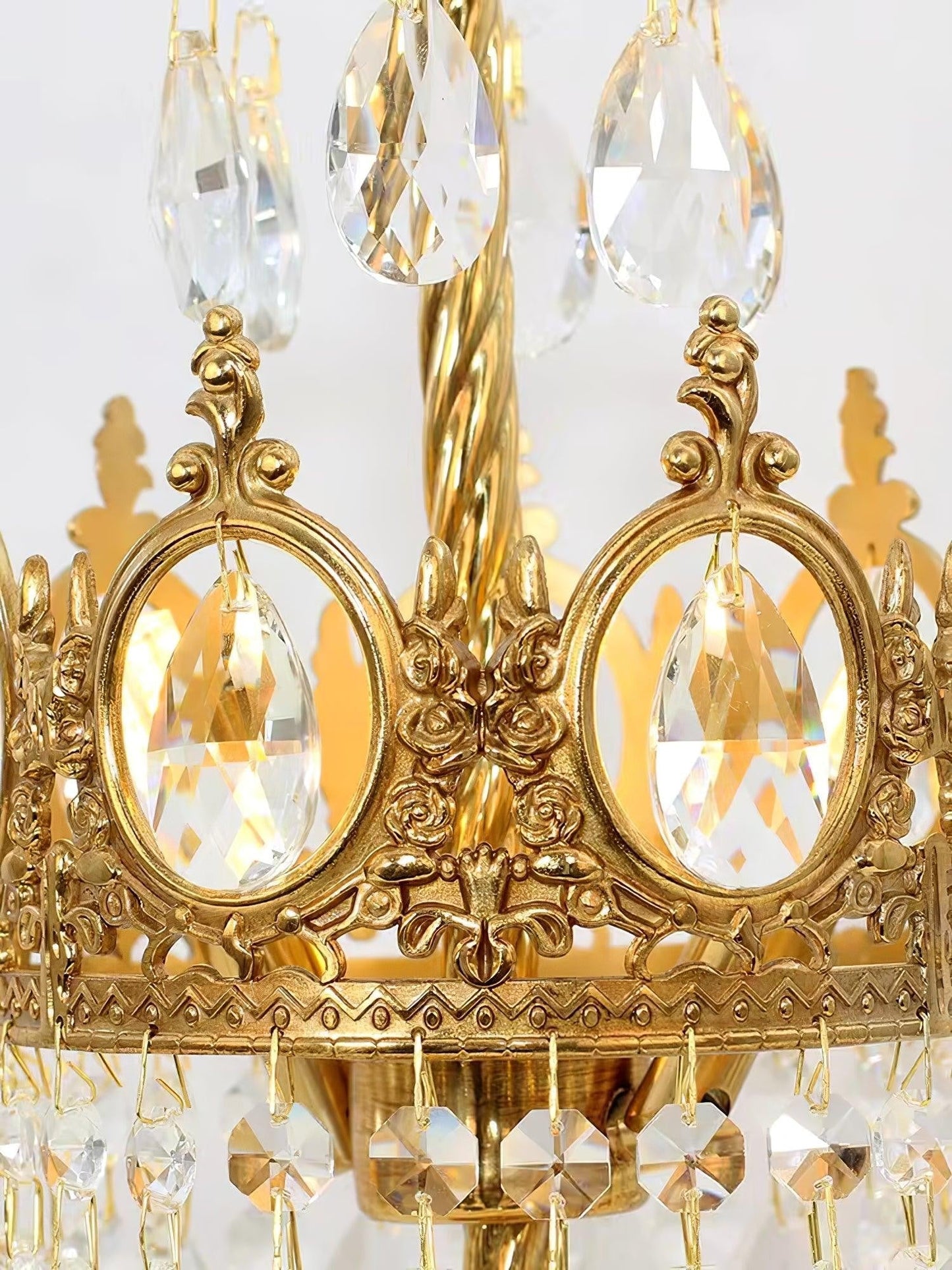 Classic Crystal Accent Table Lamp