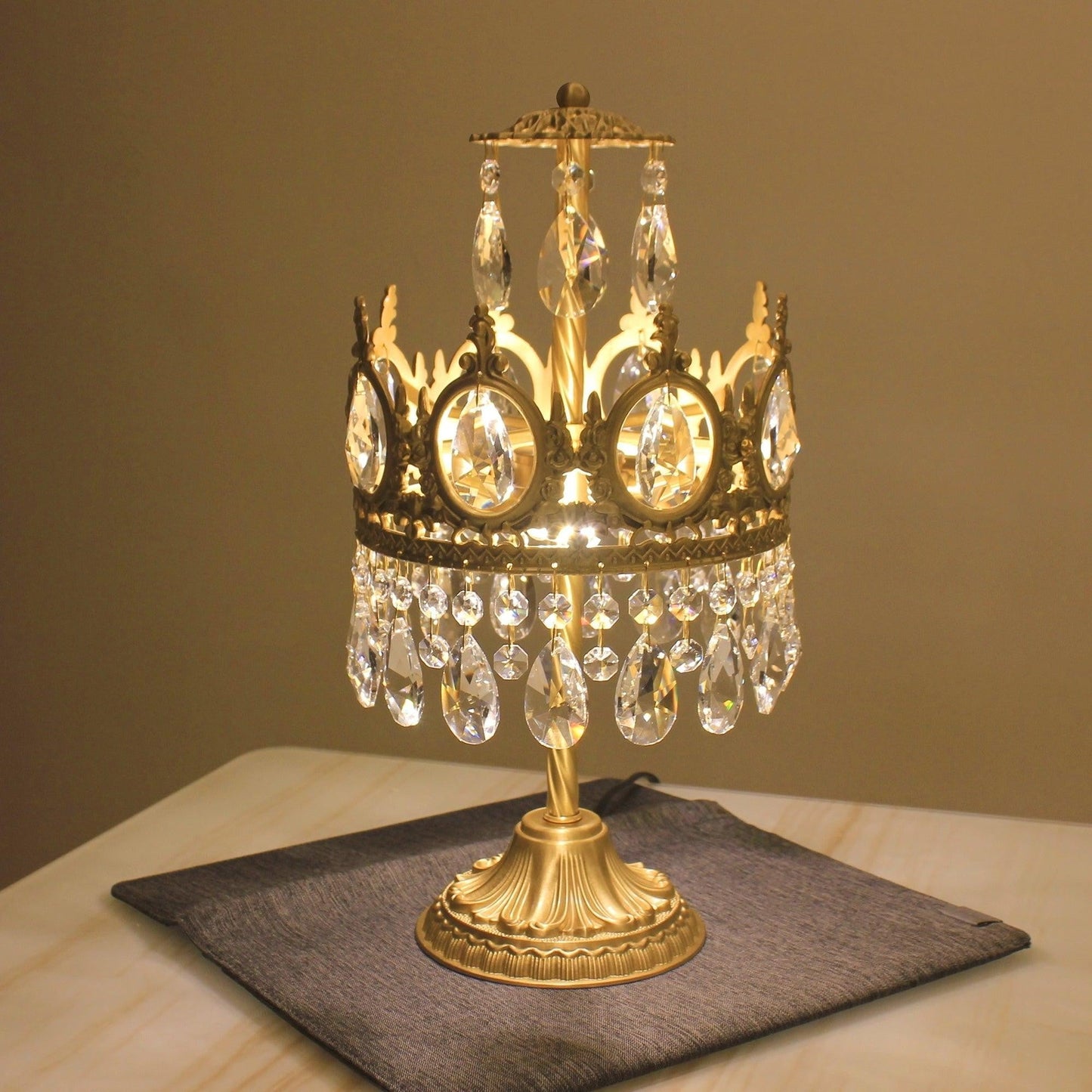 Classic Crystal Accent Table Lamp