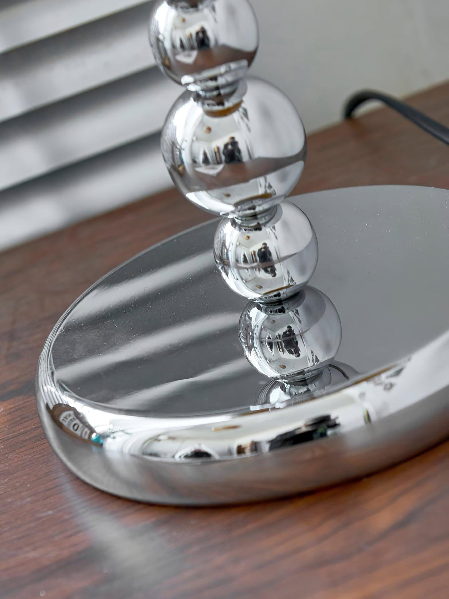 Oval Glass Accent Table Lamp