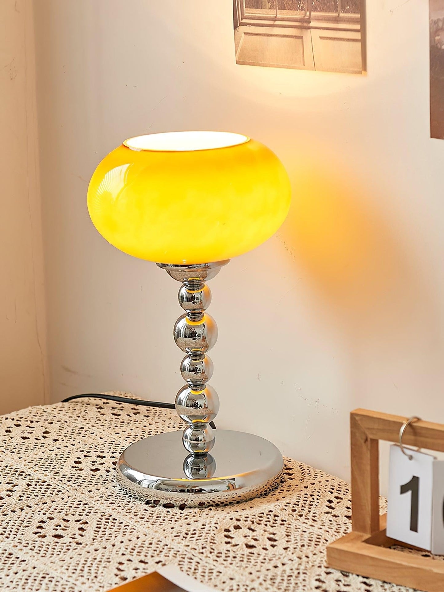Oval Glass Accent Table Lamp